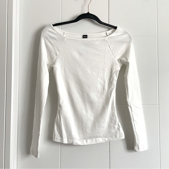 3/$25 Boat Neck Raglan Sleeve Longsleeve Top - Picture 1 of 4